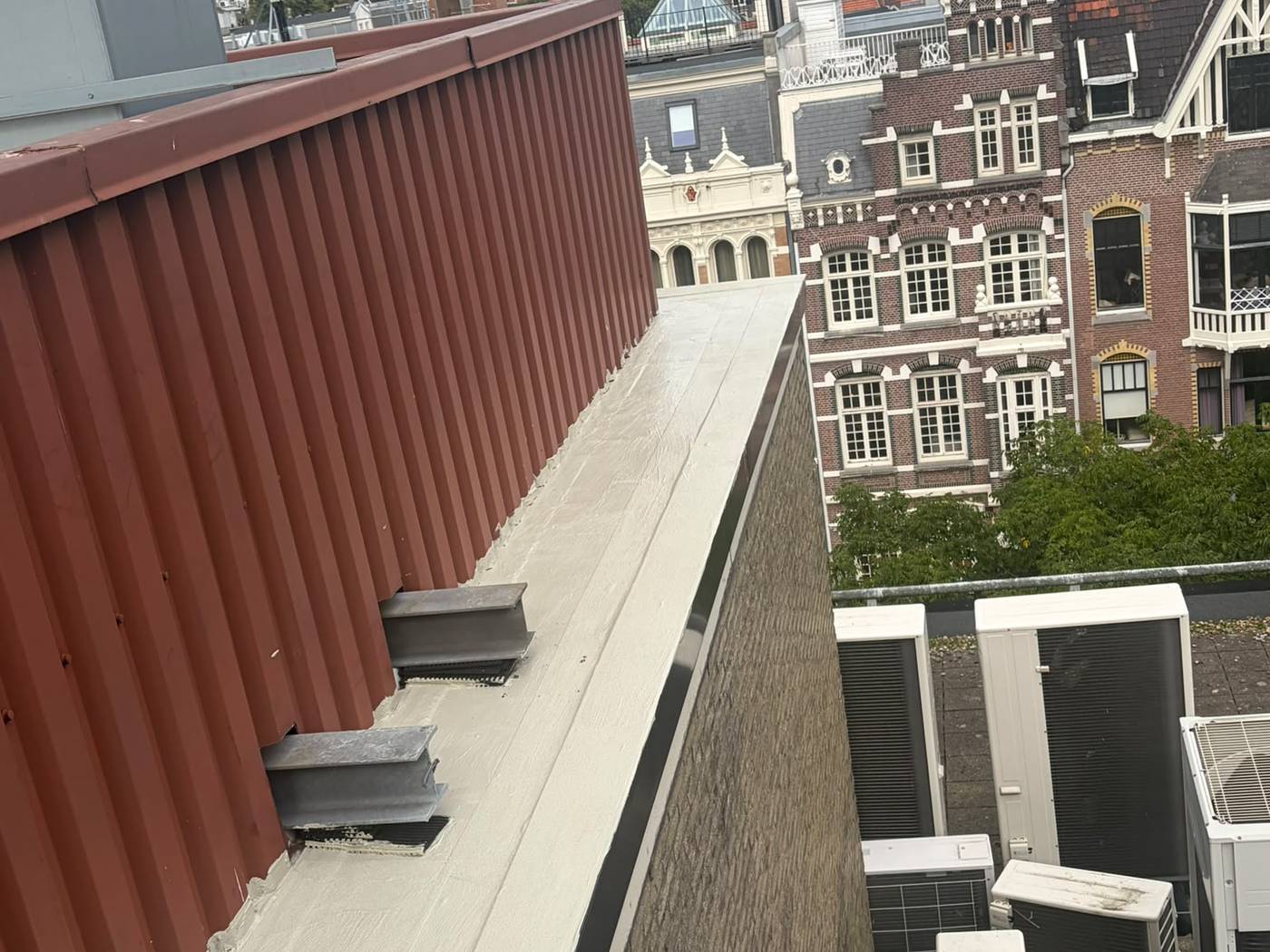 Triflex dakrand in Alkmaar door Dakdekker Specialist Alkmaar
